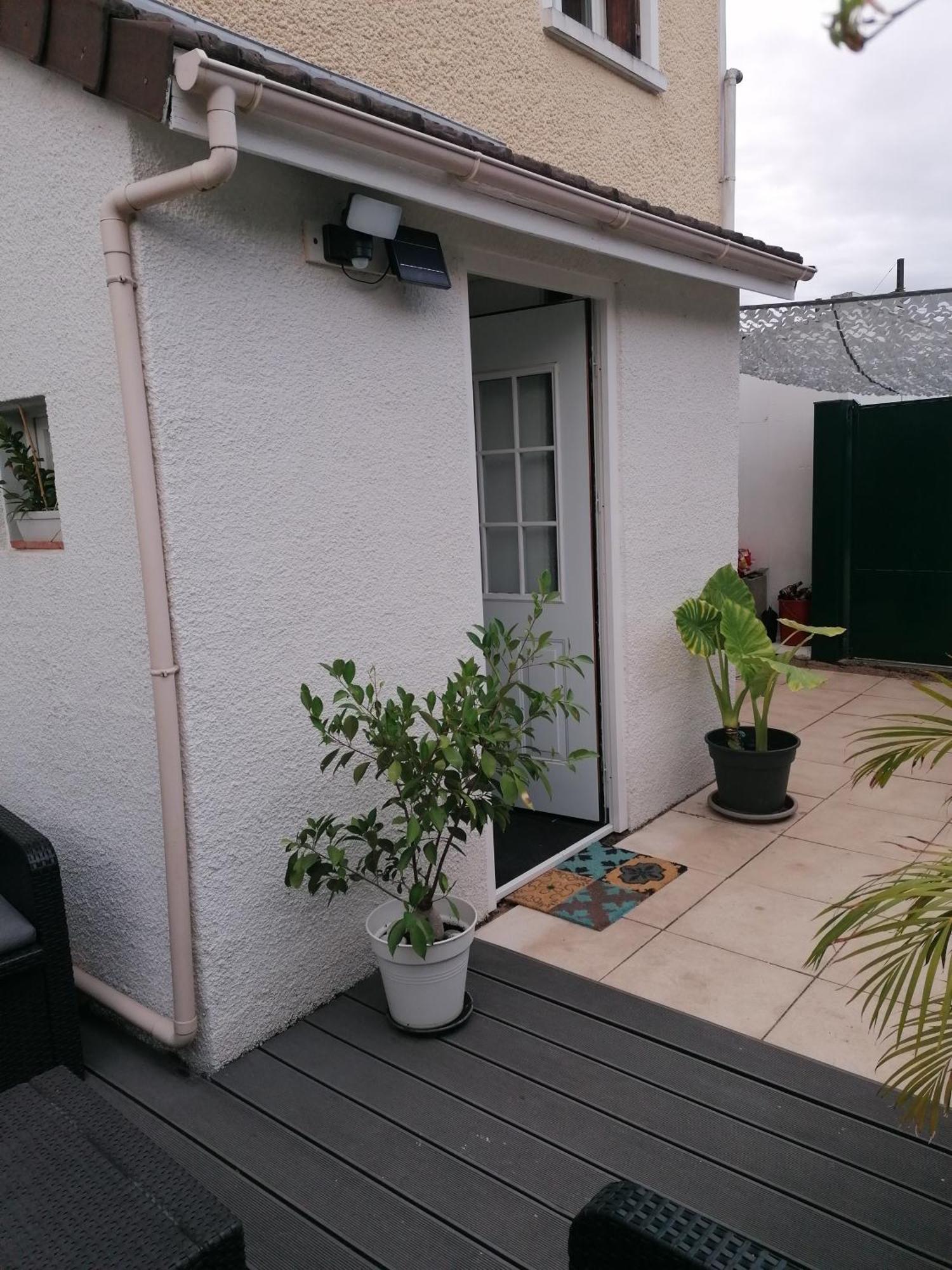 Appart T2 Avec Cour Tours Exterior photo